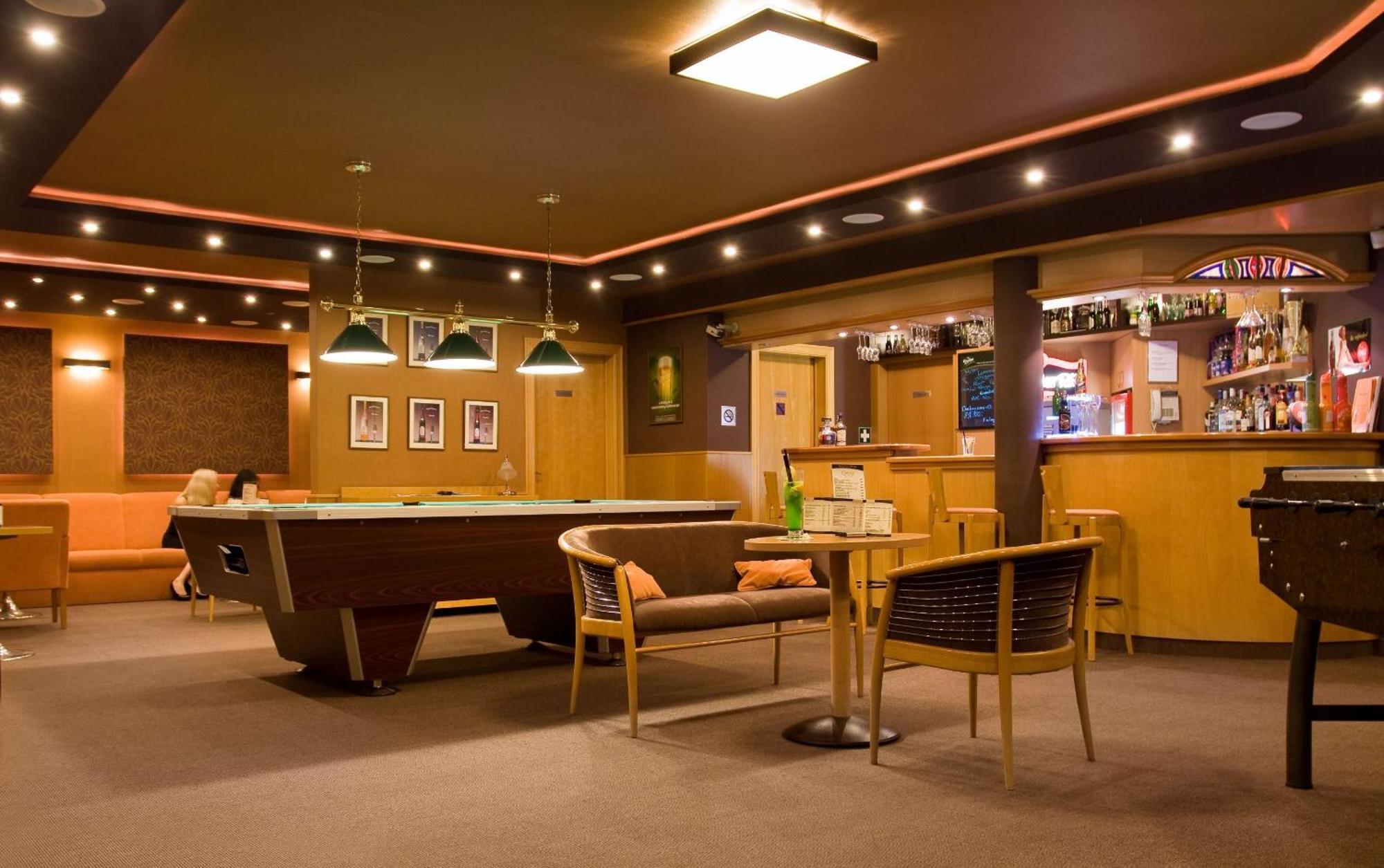 Hotel Kalvaria Gyor Ngoại thất bức ảnh