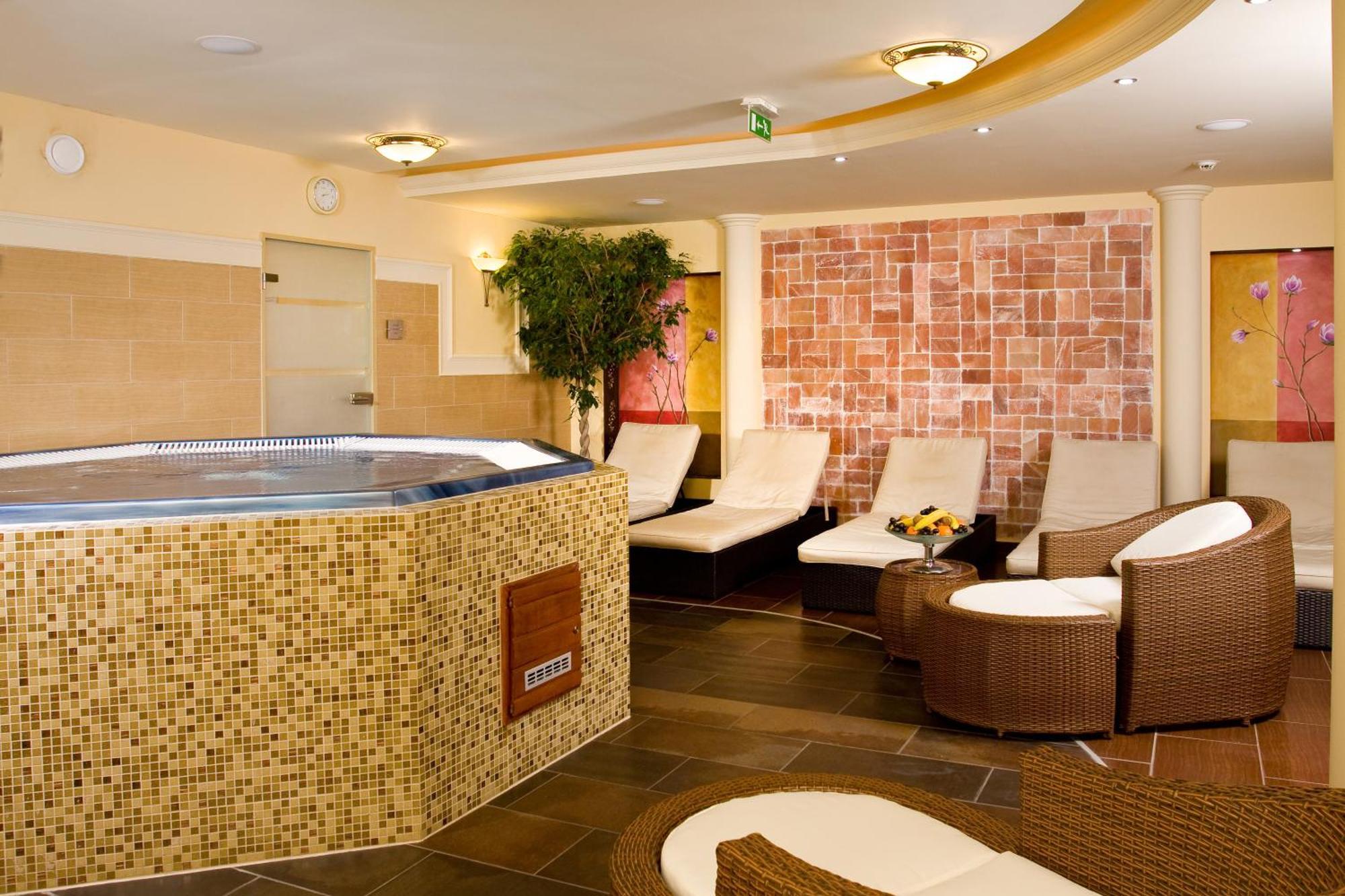 Hotel Kalvaria Gyor Ngoại thất bức ảnh
