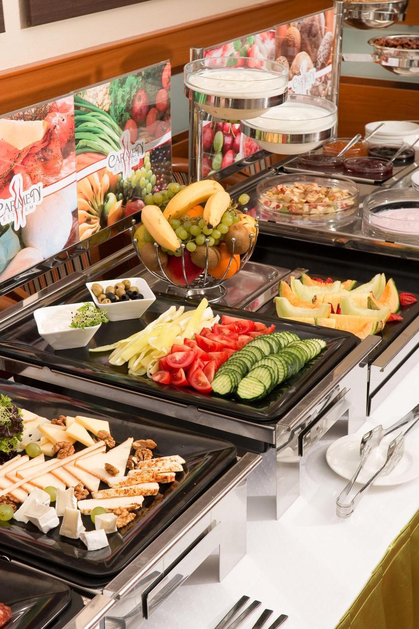 Hotel Kalvaria Gyor Ngoại thất bức ảnh