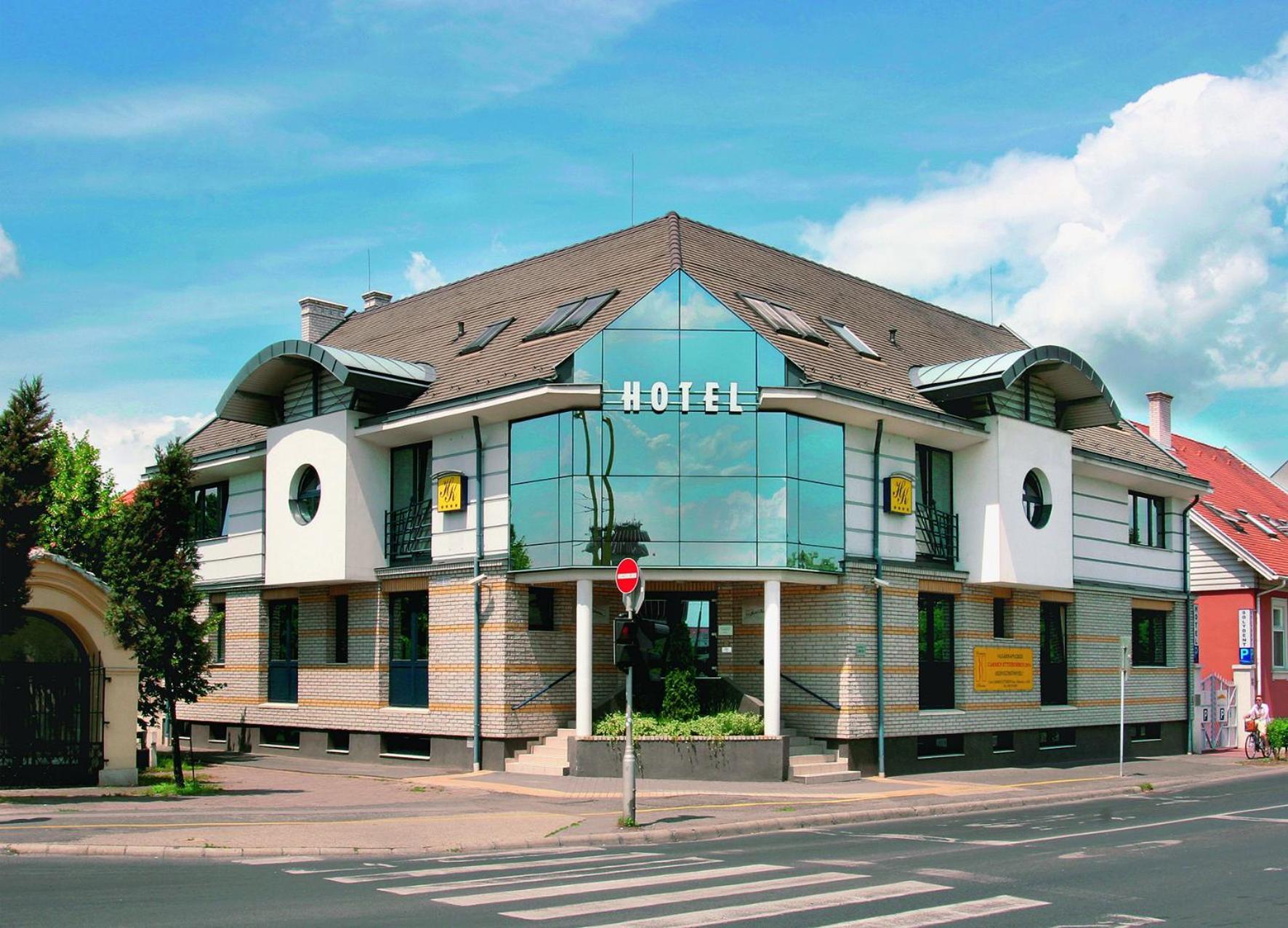 Hotel Kalvaria Gyor Ngoại thất bức ảnh