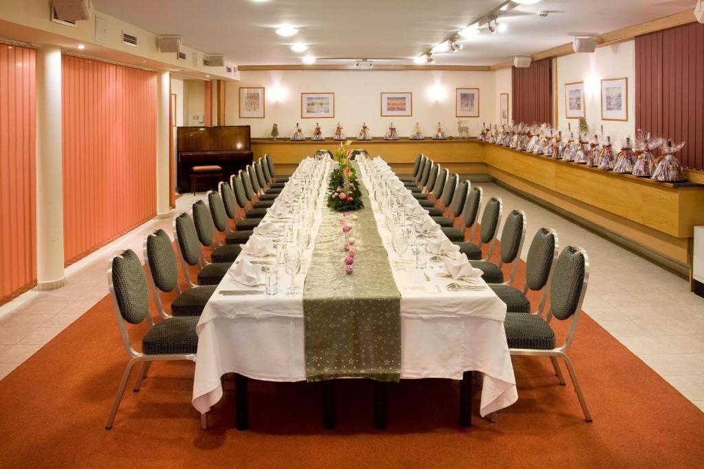 Hotel Kalvaria Gyor Ngoại thất bức ảnh